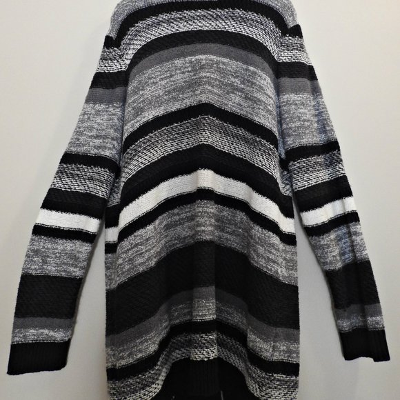 New Directions Black and Silver Long Sweater - Size XL - Picture 4 of 9